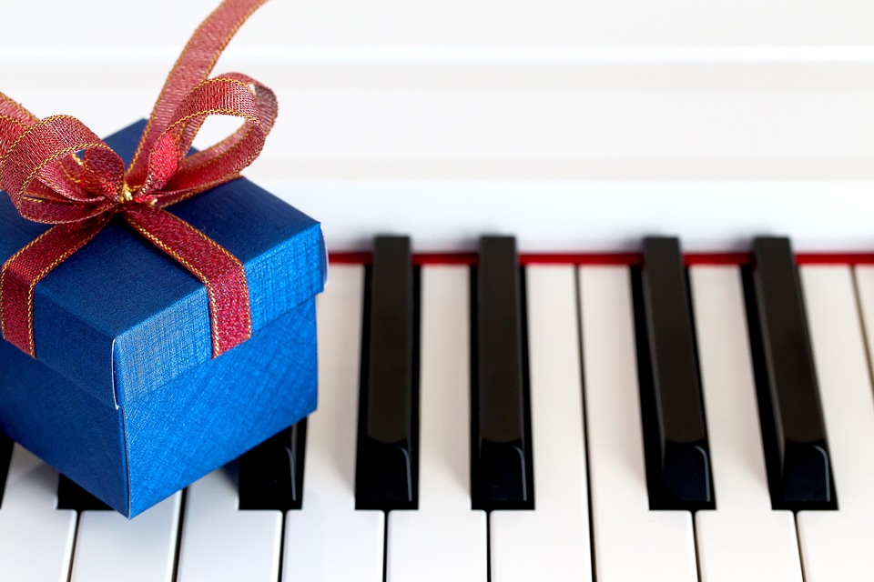5 Gifts for Piano Lovers