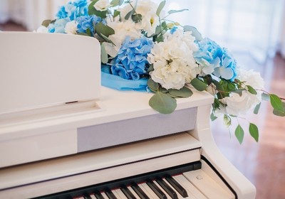 Picture-Perfect Piano Decor