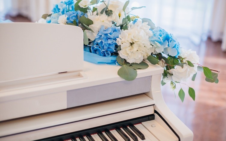 Picture-Perfect Piano Decor