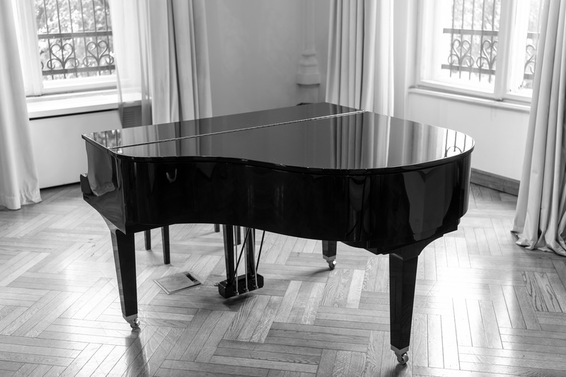 4 Objects to Avoid Placing on Top of a Piano