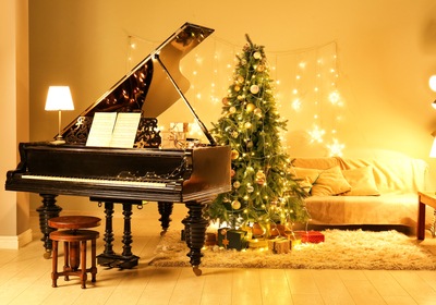 Tis the Season: Learn These 6 Easy Piano Christmas Carols